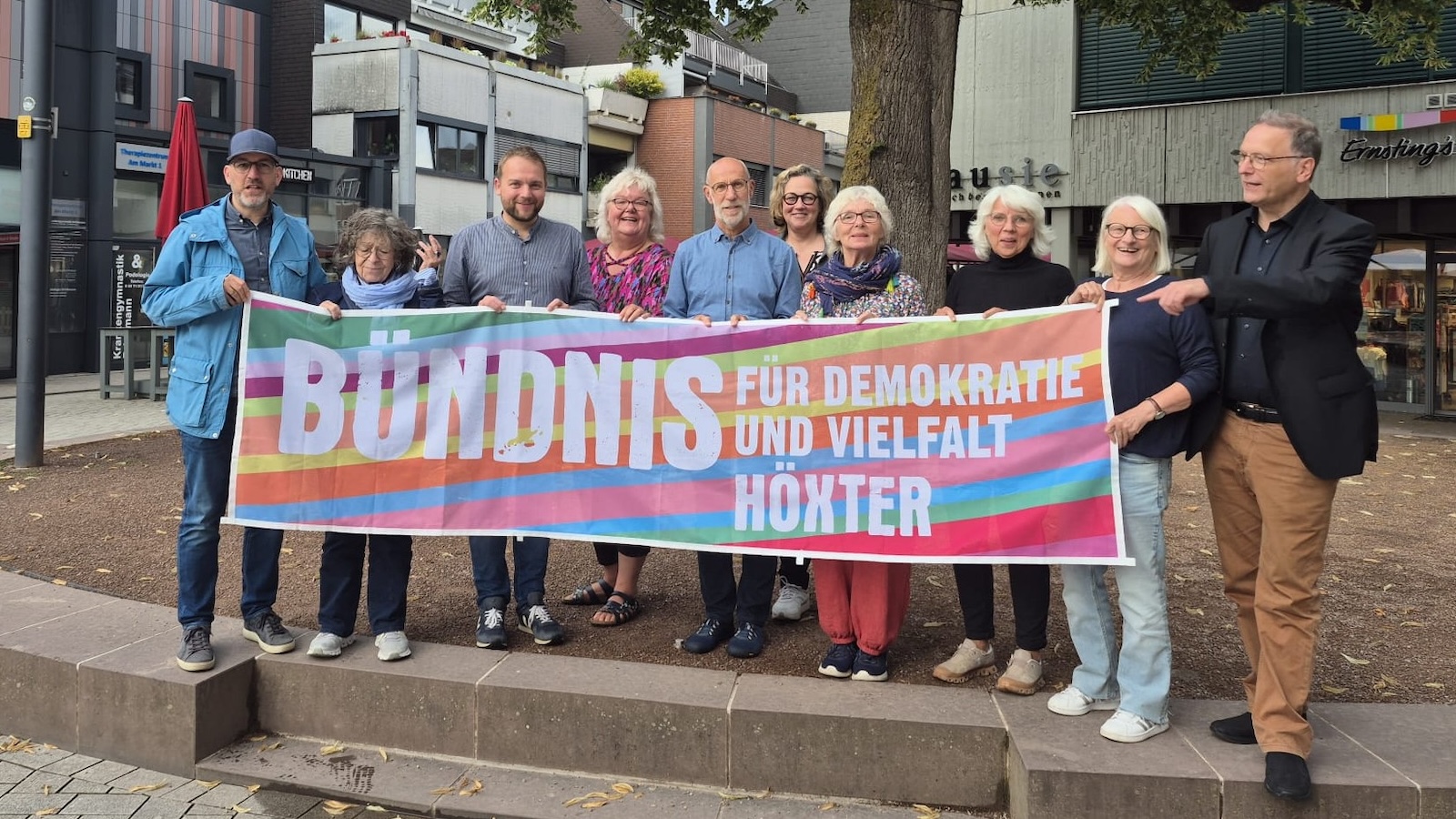 Bündnis lädt zur Unterzeichnung der „Höxteraner Erklärung“ ein „Vielfalt hat seinen Sitz in Höxter – kein Platz für Hass und Hetze!“