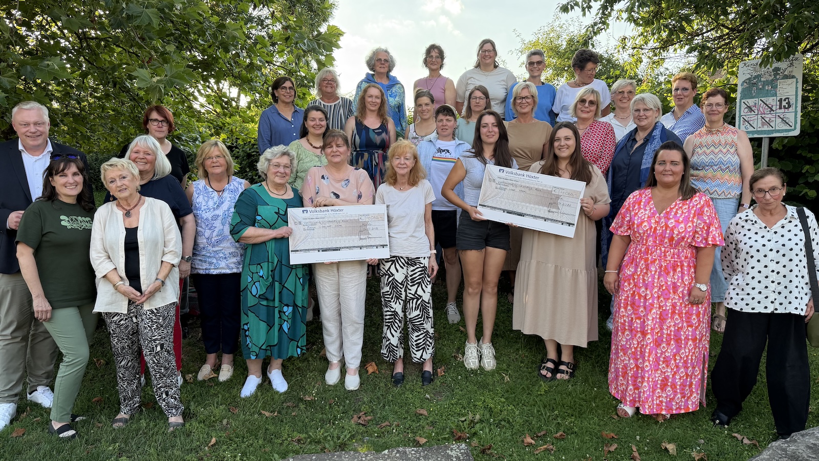 Frauenaktionswochen erzielen Rekordspendensumme – 8.130 € für 2 Höxteraner Einrichtungen