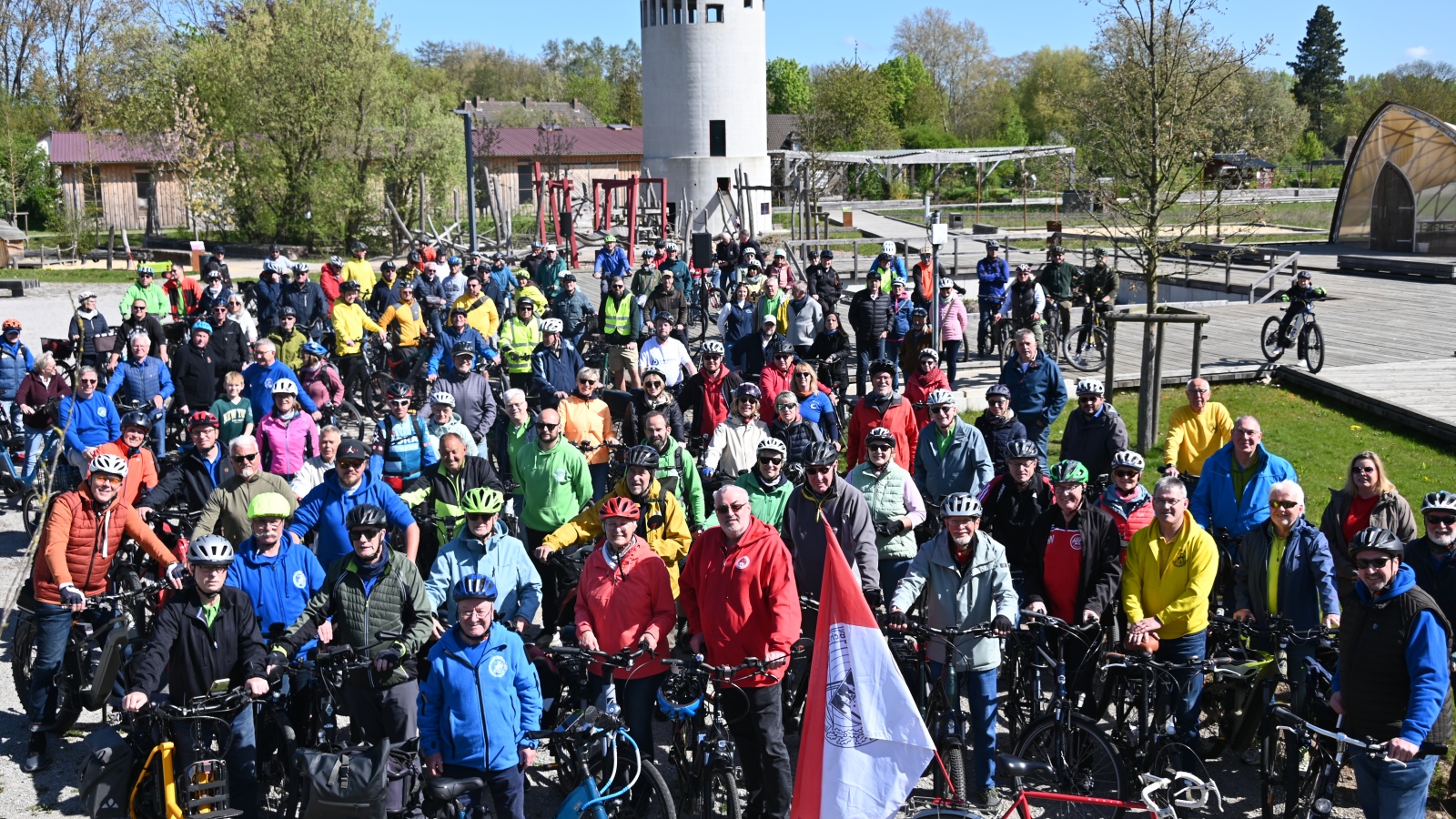 Große Beteiligung bei Sternradtour durch Höxter, Holzminden und sämtliche Ortschaften