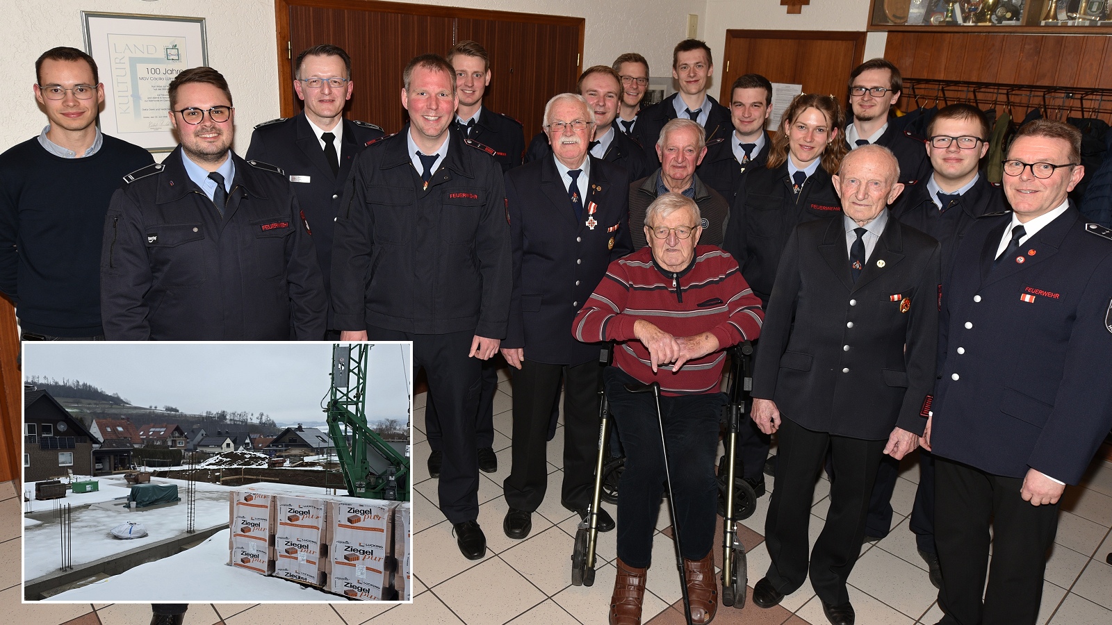 Freudiger Blick auf das neue Feuerwehrgerätehaus Lütmarsen
